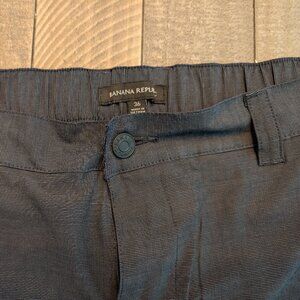 Banana Republic Black Stretch‑Waist Flat‑Front Shorts 36 | 9" Inseam